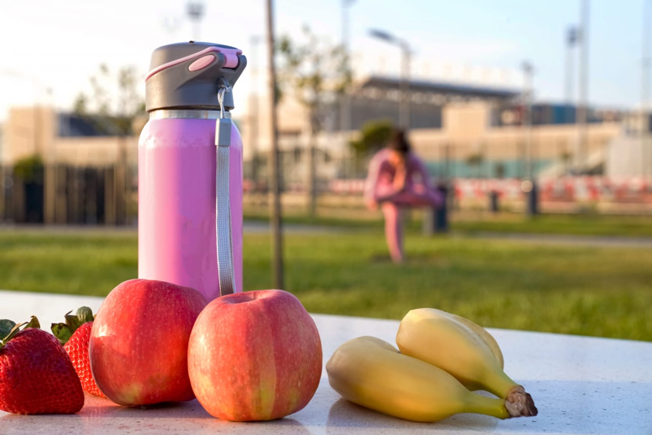 Imagen de fondo: ambiente deportivo y torneos al aire libre en Madrid
